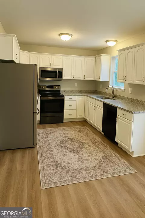 Kitchen - 1516 Stark Rd, Jackson, GA 30233 photo 1 of 3