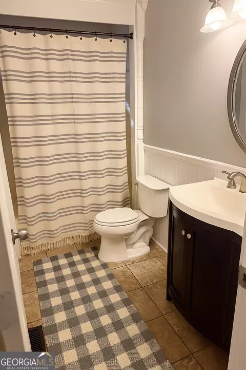 Bath - 1516 Stark Rd, Jackson, GA 30233 photo 1 of 3