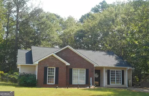456 Brookstone Dr, Lagrange, GA 30241