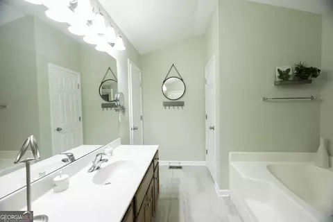 Entry Way - 305 Edgemont Dr, Lagrange, GA 30240 photo 4 of 4