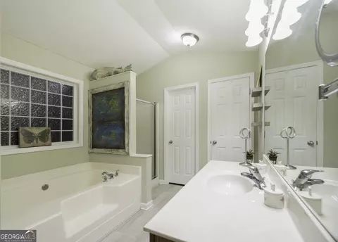 Bath - 305 Edgemont Dr, Lagrange, GA 30240 photo 2 of 3