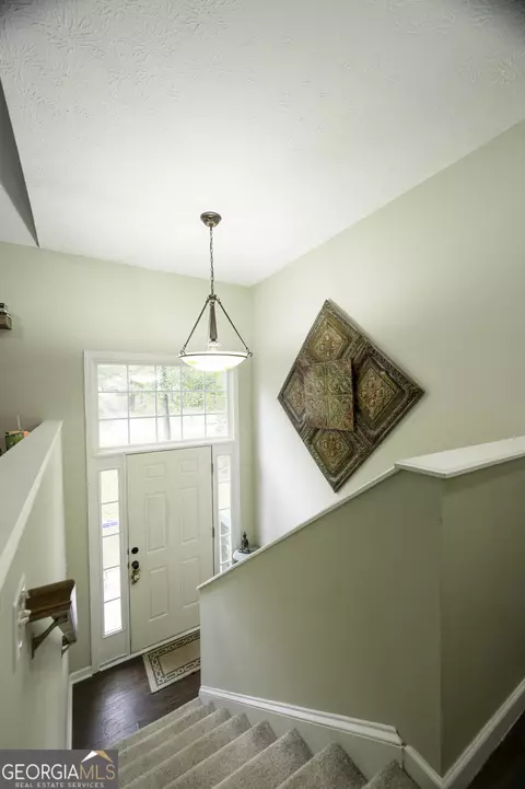 Entry Way - 305 Edgemont Dr, Lagrange, GA 30240 photo 3 of 4