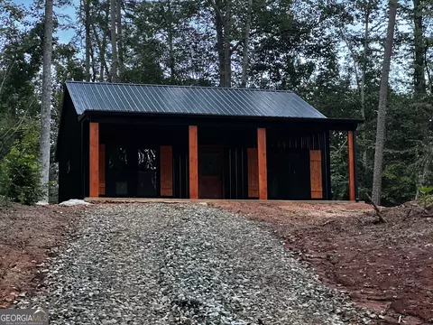 156 Navajo Trl, Martin, GA 30557
