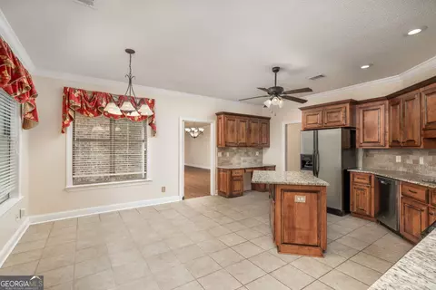 Kitchen - 518 Eagle Springs Dr, Centerville, GA 31028 photo 4 of 4