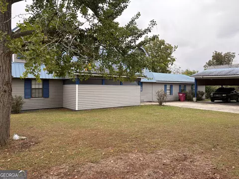 47 S First Ave, Mcrae-helena, GA 31055