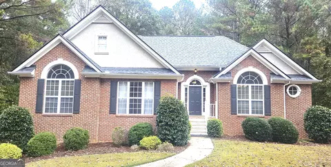 140 Rockglen Ct, Fayetteville, GA 30215