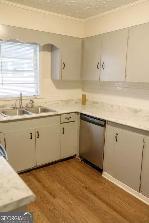 273 Holmesville Ave, Baxley, GA 31513