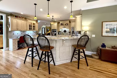 Kitchen - 264 River Fields Dr, Clarkesville, GA 30523 photo 6 of 6