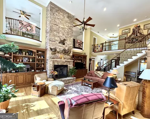 Living - 264 River Fields Dr, Clarkesville, GA 30523 photo 3 of 6