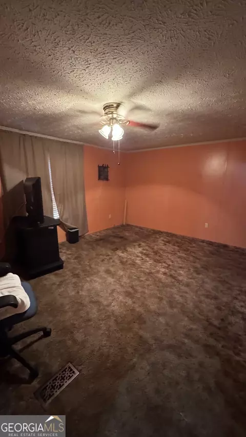 Bedroom - 4010 Fairhaven Dr, Collins, GA 30421 photo 3 of 3