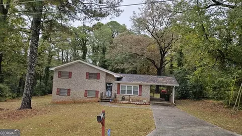 1916 Glen Mora Ct, Decatur, GA 30032