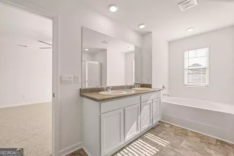Entry Way - 109 Cattle Dr, Perry, GA 31069 photo 3 of 10