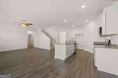 Entry Way - 109 Cattle Dr, Perry, GA 31069 photo 6 of 10