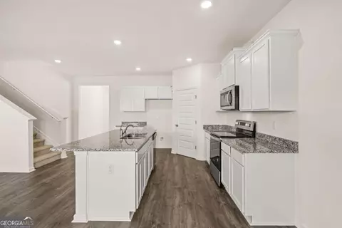 Kitchen - 109 Cattle Dr, Perry, GA 31069 photo 3 of 3
