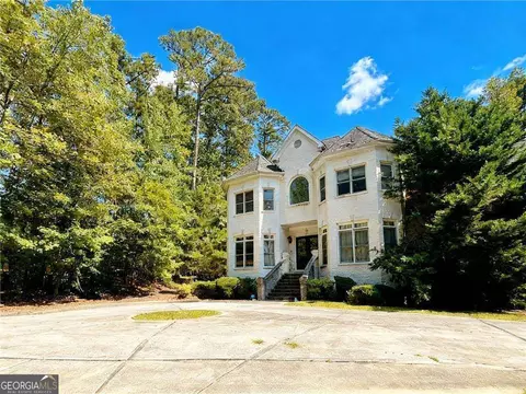3930 Demooney Rd, Atlanta, GA 30349