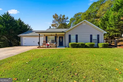 4506 Turning Leaf Dr, Gillsville, GA 30543