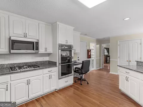 Kitchen - 200 Magnolia Ct, Mcdonough, GA 30252 photo 4 of 6