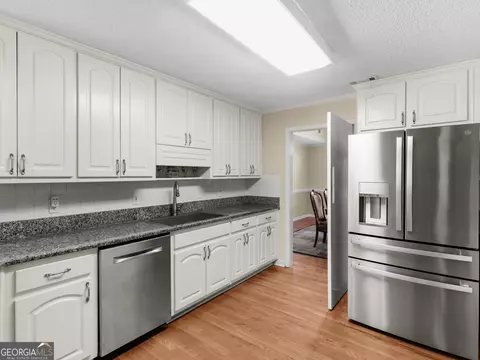 Kitchen - 200 Magnolia Ct, Mcdonough, GA 30252 photo 3 of 6