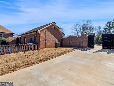 Exterior - 200 Magnolia Ct, Mcdonough, GA 30252 photo 17 of 26
