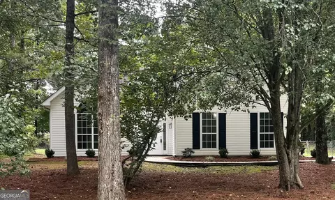 288 Winthrop Dr, Sharpsburg, GA 30277