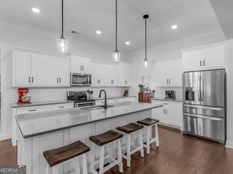 Kitchen - 352 Thunderbolt Ln, Williamson, GA 30292 photo 3 of 3