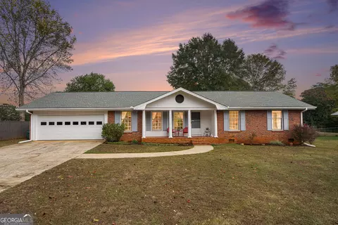 1732 Beauregard Dr SW, Lilburn, GA 30047