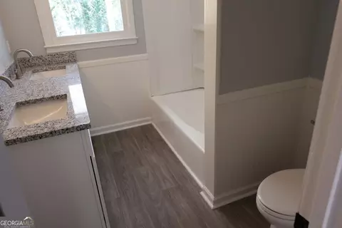 Bath - 198 Hickory Ave, Demorest, GA 30535 photo 5 of 7