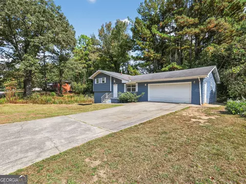 4598 Ashmore Dr, Forest Park, GA 30297