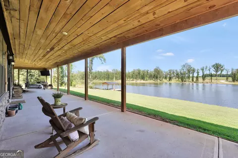 Exterior - 239 Walters Rd, Barnesville, GA 30204 photo 6 of 7