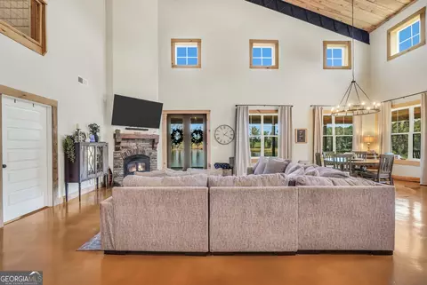 Living - 239 Walters Rd, Barnesville, GA 30204 photo 4 of 11