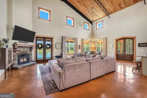 Living - 239 Walters Rd, Barnesville, GA 30204 photo 1 of 11