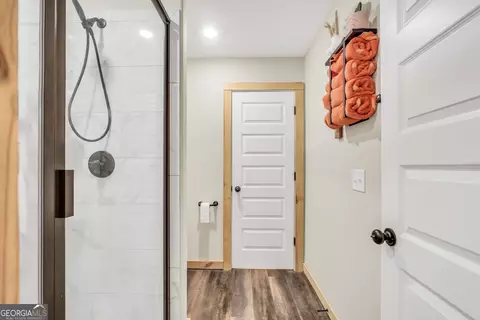 Bath - 239 Walters Rd, Barnesville, GA 30204 photo 3 of 10