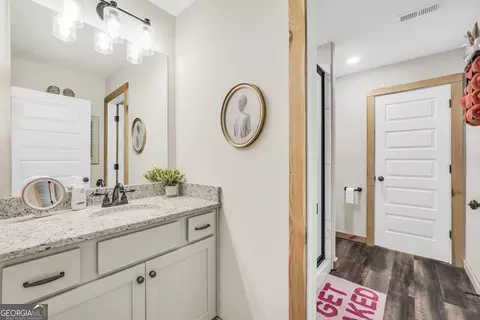 Bath - 239 Walters Rd, Barnesville, GA 30204 photo 1 of 10
