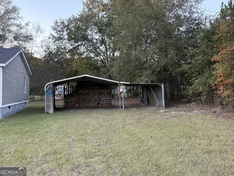 Exterior - 412 Pullen Ln, Dublin, GA 31021 photo 3 of 4