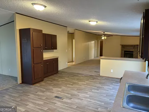 Entry Way - 412 Pullen Ln, Dublin, GA 31021 photo 1 of 4