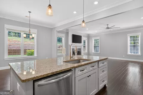 Kitchen - 114 Millridge Dr, Lagrange, GA 30240 photo 4 of 5