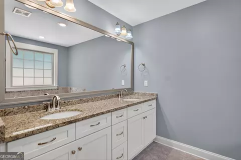 Bath - 114 Millridge Dr, Lagrange, GA 30240 photo 3 of 8