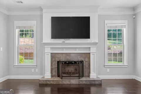 Living - 114 Millridge Dr, Lagrange, GA 30240 photo 3 of 5