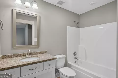 Bath - 114 Millridge Dr, Lagrange, GA 30240 photo 5 of 8