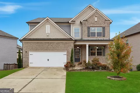 246 Round Pond Dr, Lilburn, GA 30047
