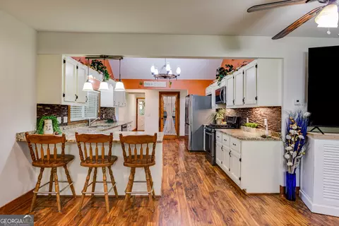 Kitchen - 894 Lake Circle Rd, Buchanan, GA 30113 photo 1 of 3