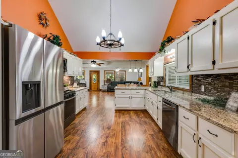 Kitchen - 894 Lake Circle Rd, Buchanan, GA 30113 photo 3 of 3