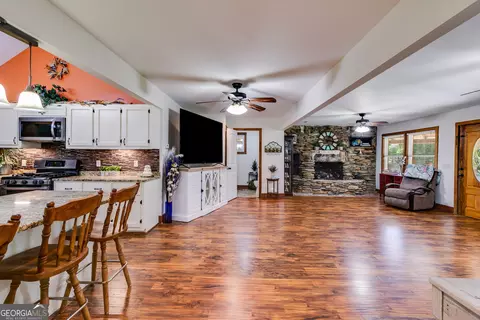 Living - 894 Lake Circle Rd, Buchanan, GA 30113 photo 3 of 3