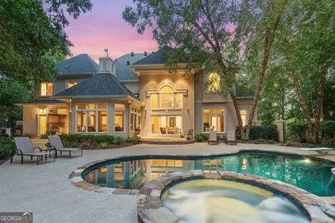 520 Chestnut Rose Ln, Sandy Springs, GA 30327