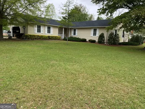 421 Valley View Dr, Fort Valley, GA 31030