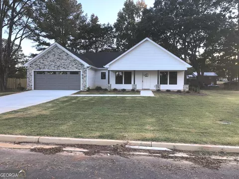 1203 22nd Pl, Valley, AL 36854