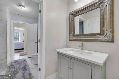 2075 Pine Tree Dr #B2, Buford, GA 30518 photo 16