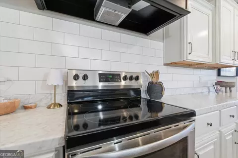 Kitchen - 635 Snow Granade Rd, Gordon, GA 31031 photo 3 of 4