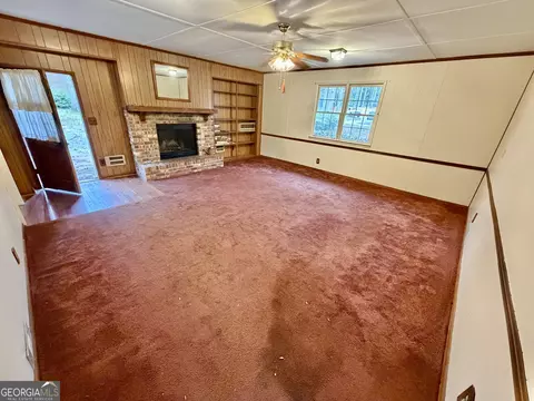 Living - 596 Kay St, Jackson, GA 30233 photo 7 of 7