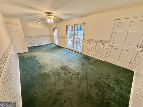 Living - 596 Kay St, Jackson, GA 30233 photo 2 of 7
